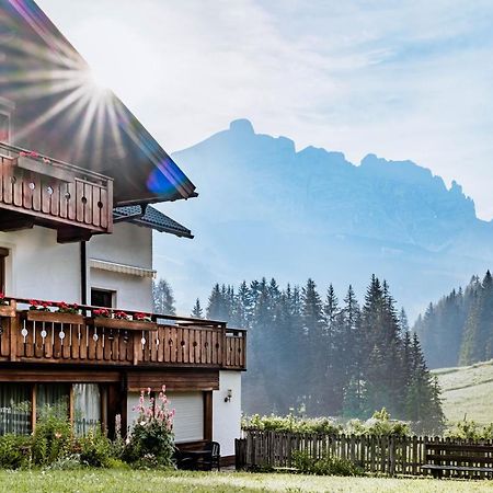 Appartamenti Genziana La Villa  Luaran gambar