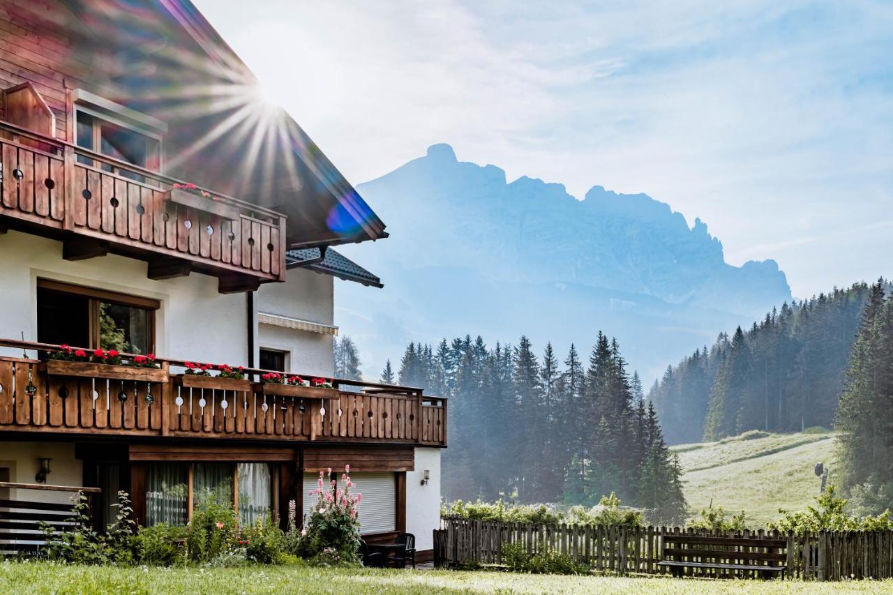 Appartamenti Genziana La Villa  Luaran gambar