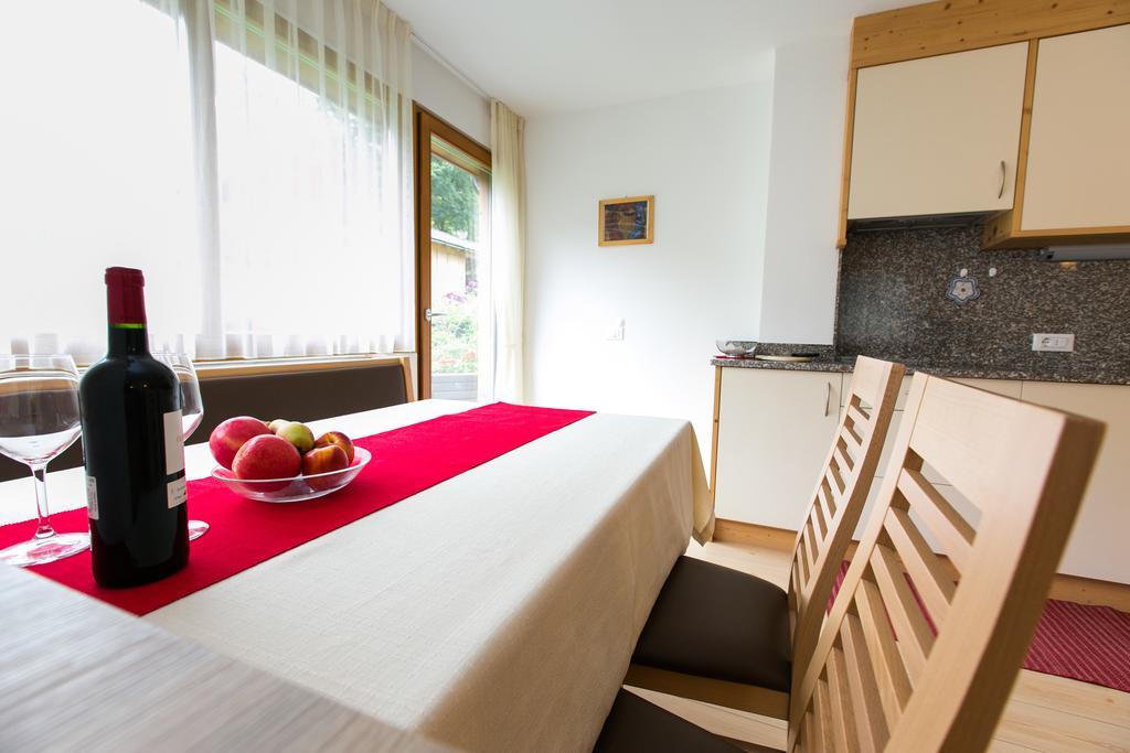 Appartamenti Genziana La Villa  Bilik gambar